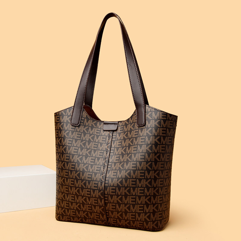 正品中年女士托特包女2026新款大容量字母印花手提包复古通勤女包,箱包皮具/热销女包/男包,通用款女包,淘宝优惠券,粉丝福利购,淘宝优惠卷