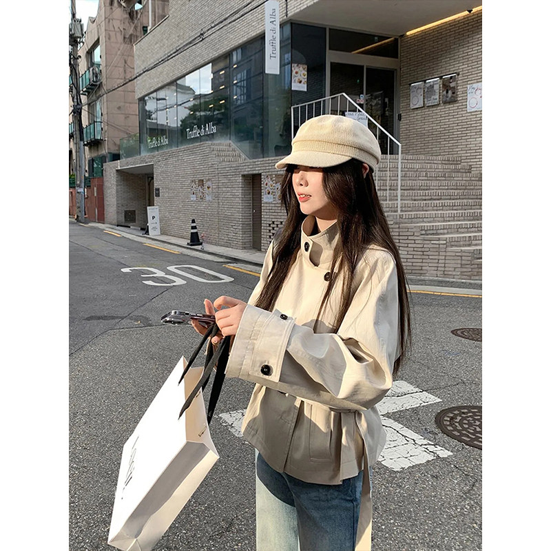 韩系气质简约通勤收腰短款外套