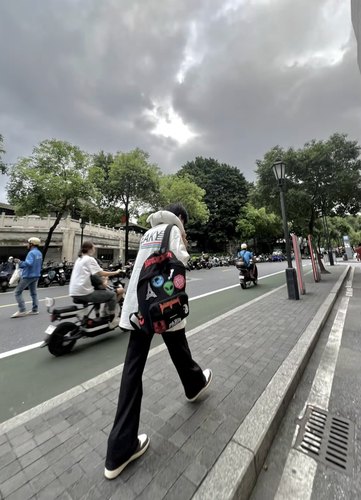 22SS Explorer外星人logo刺绣涂鸦贴画双肩包背包