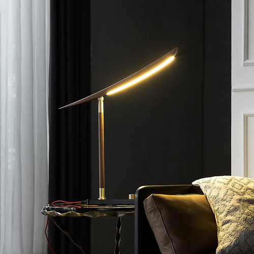 宝照留白沙发角几亮度艺术风台灯