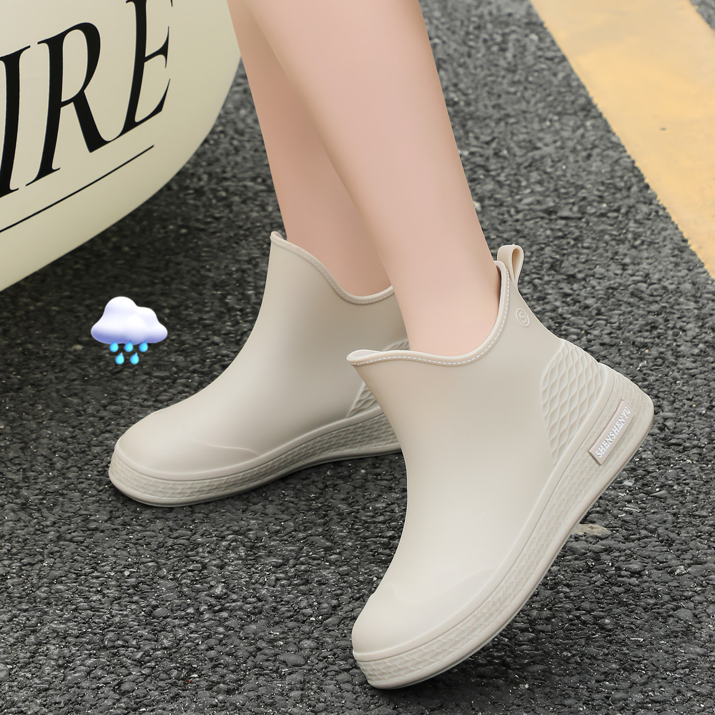 甜美短筒防水雨鞋女鞋2026新款夏季轻便平底防滑套鞋可爱软底雨靴