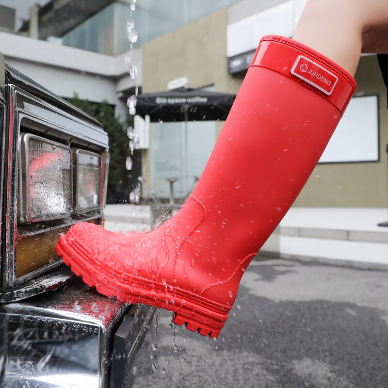 军登红色高筒雨鞋女2026上新款时尚防水防滑长筒雨靴户外徒步水鞋