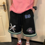 黑色