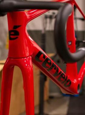 特价清库存Cervelo R5 虎眼红碳纤维公路车架 气动款公路车