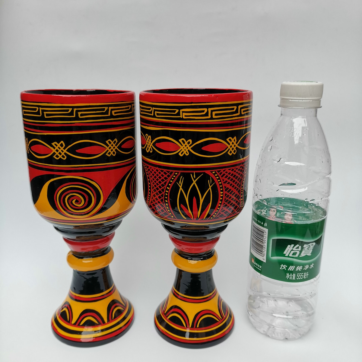 四川凉山西昌烧烤装一瓶啤酒杯特大号实木彩绘漆器酒杯525一斤装