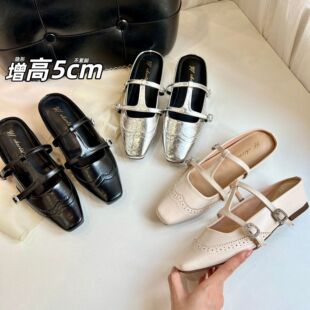 5cm水钻t字型扣带平底凉鞋女2026新款仙女风方头雕花透气半拖