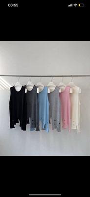 言己见 2025秋冬新款不规则洞洞圆领无袖背心