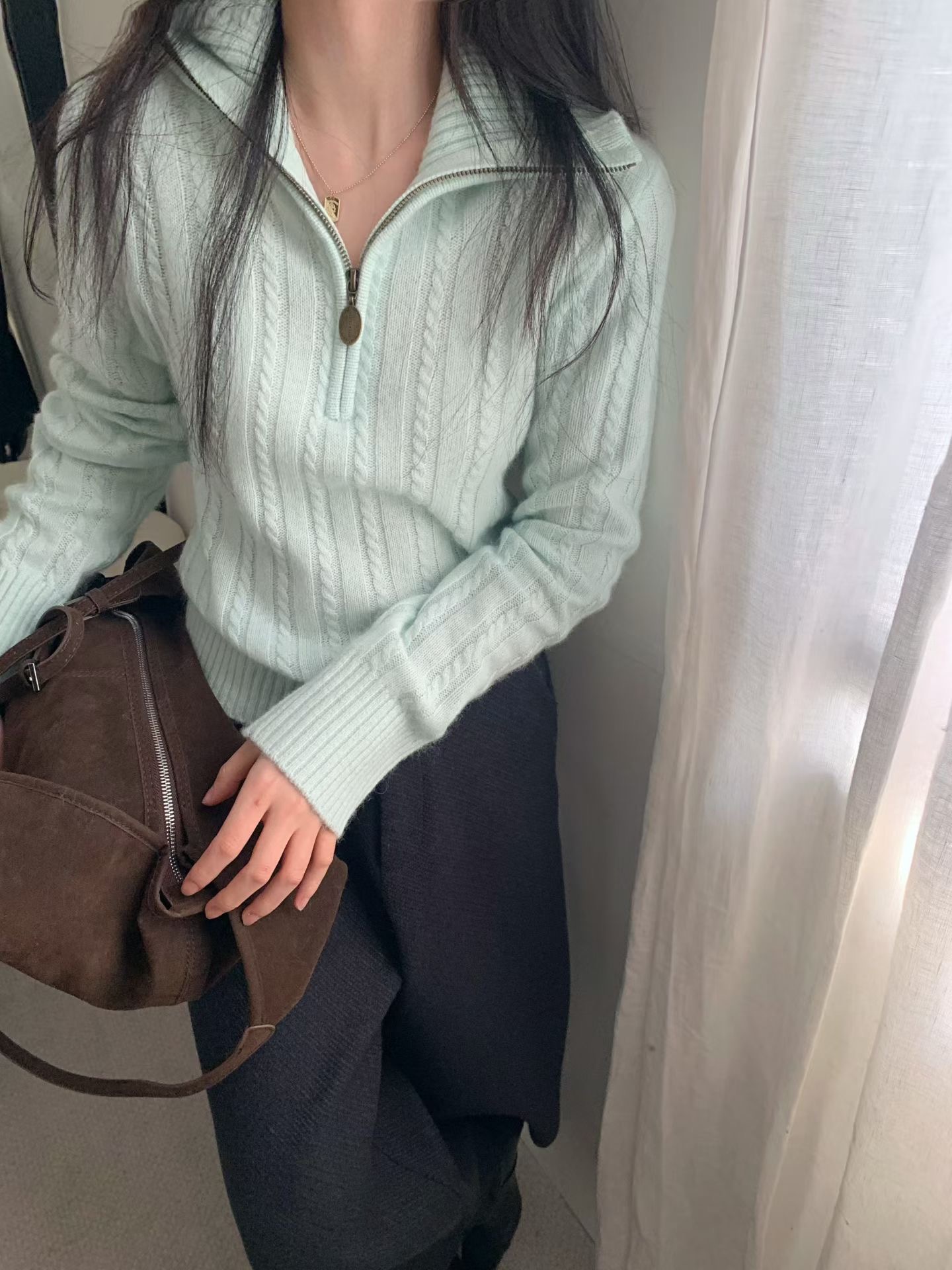 Dumpling 2025冬季新款简约百搭半拉链翻领麻花山羊绒浣熊开衫