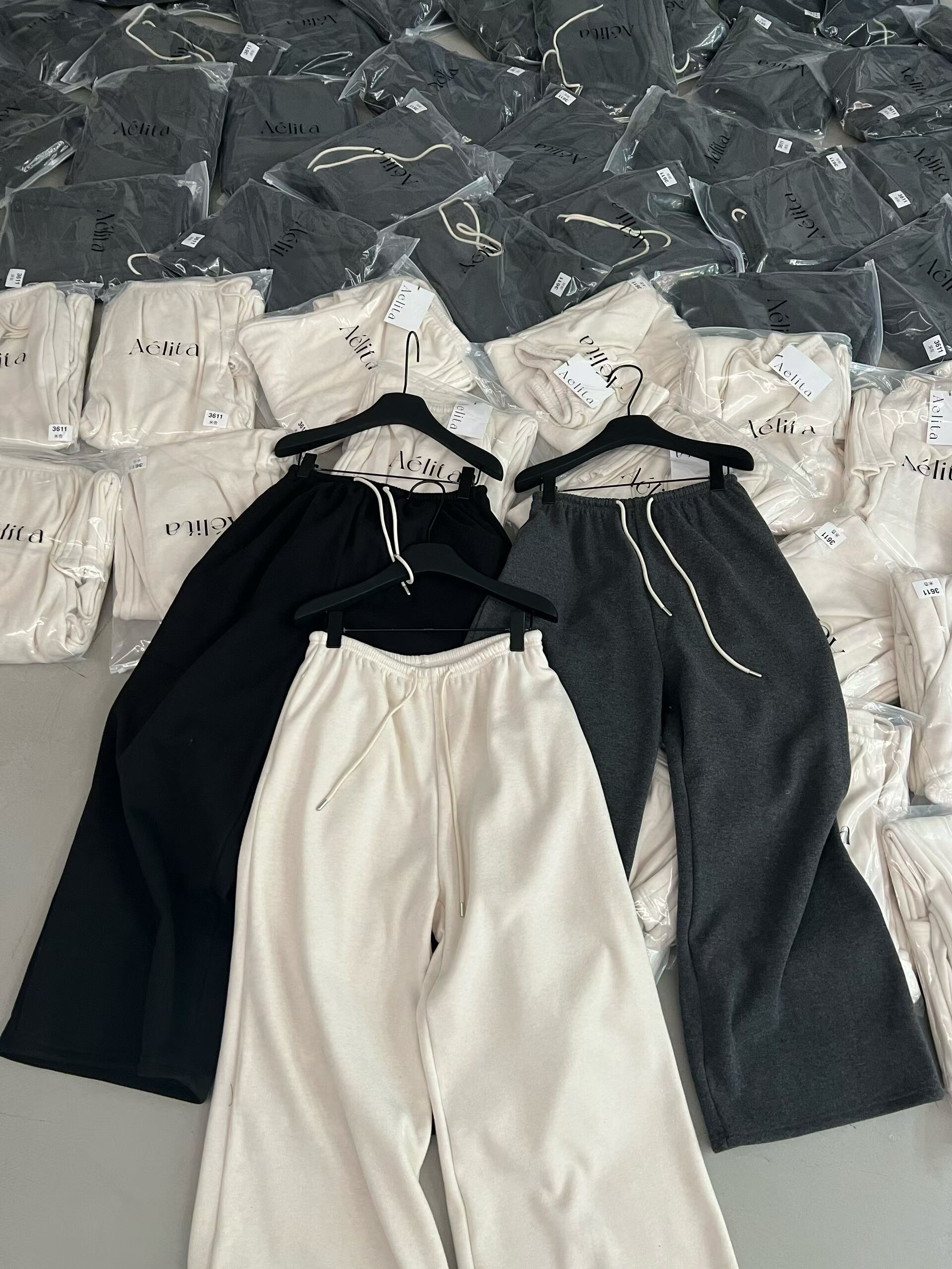 Aelita 2025冬季新款韩系加厚松紧腰抽绳糯米卫裤