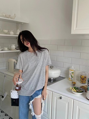 闰熙显瘦宽松遮肉短袖T恤COS风