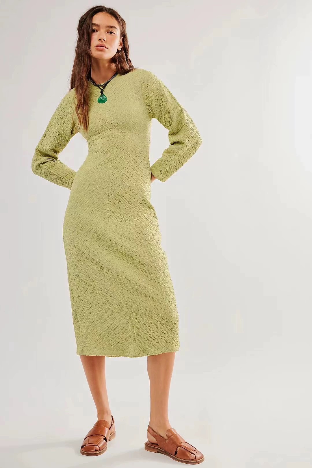 fp  change u秋冬新款女装绿色长袖连衣裙简约风格修身显瘦长裙