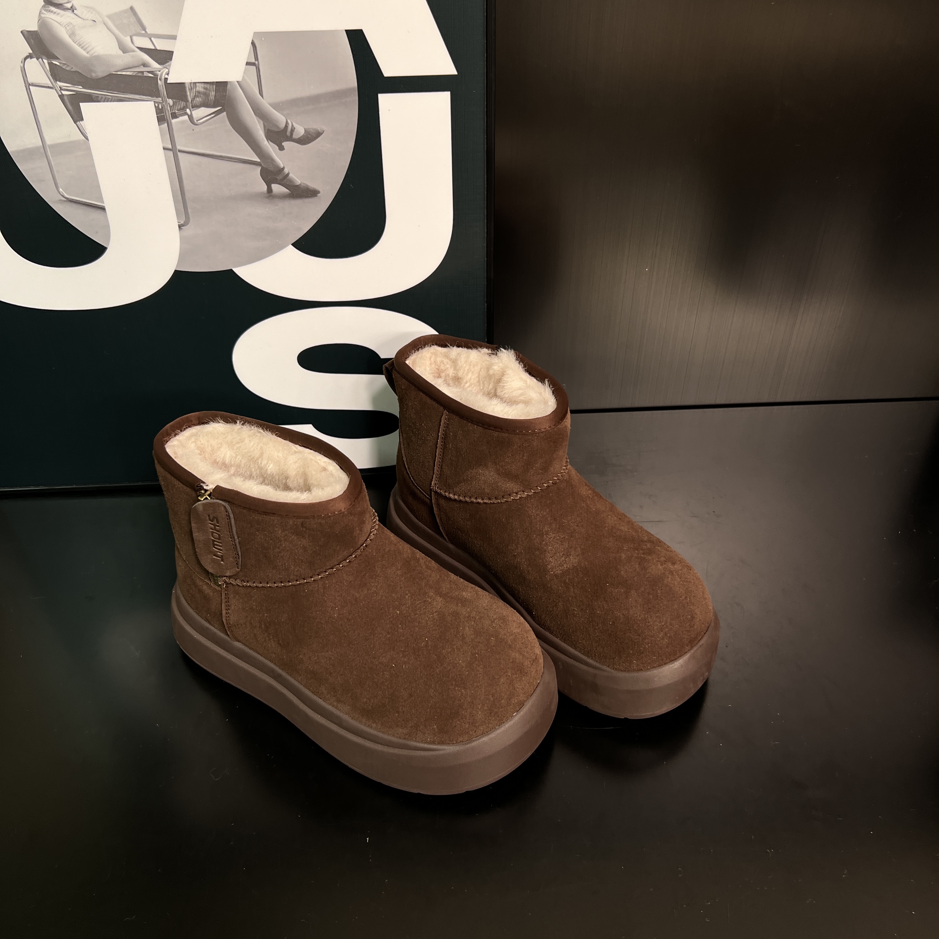 厚底防滑雪地靴女2025冬季芒果头丑萌短筒百搭简约时尚加厚保暖