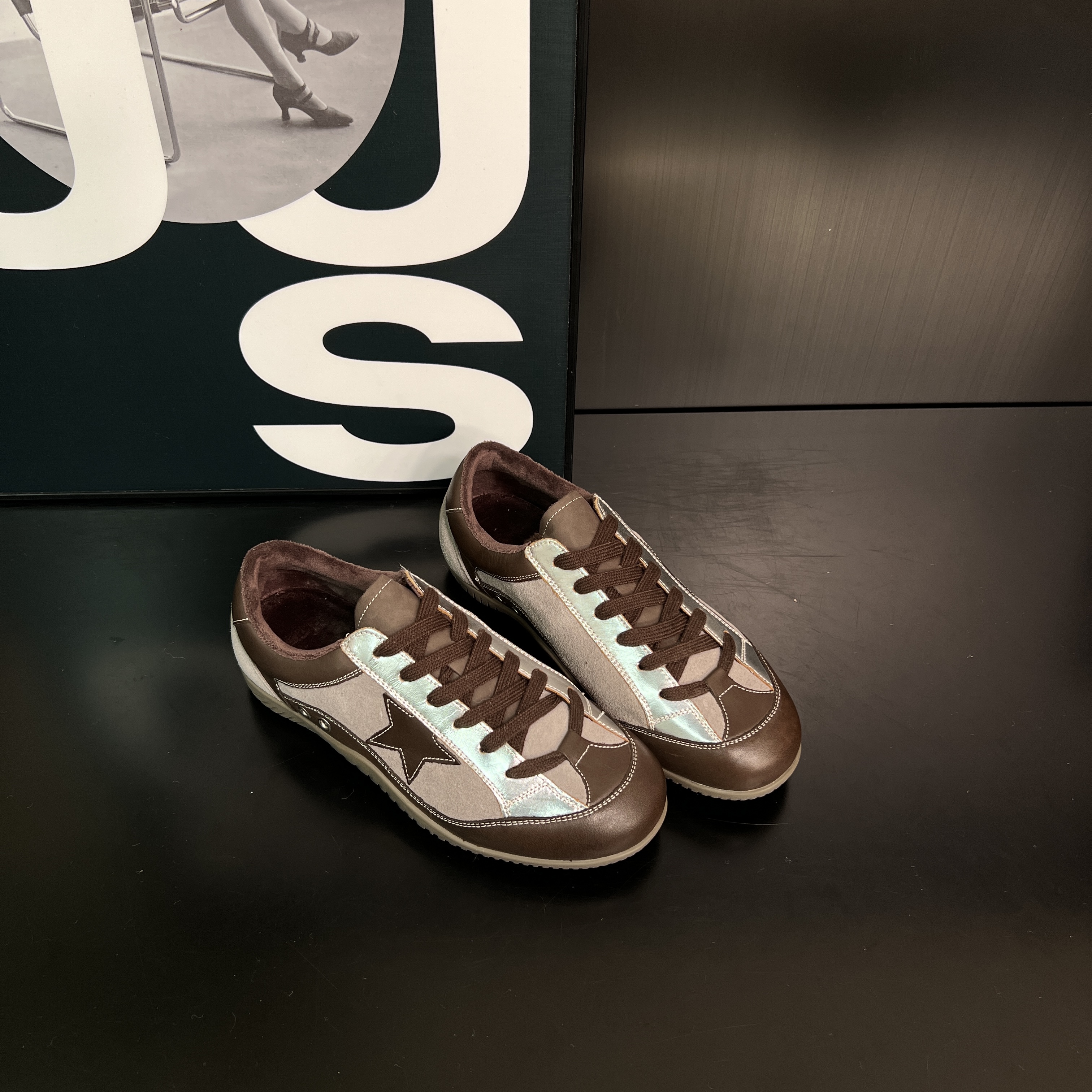 加绒德训鞋女2025冬季新款时尚复古百搭星星鞋休闲运动舒适轻便