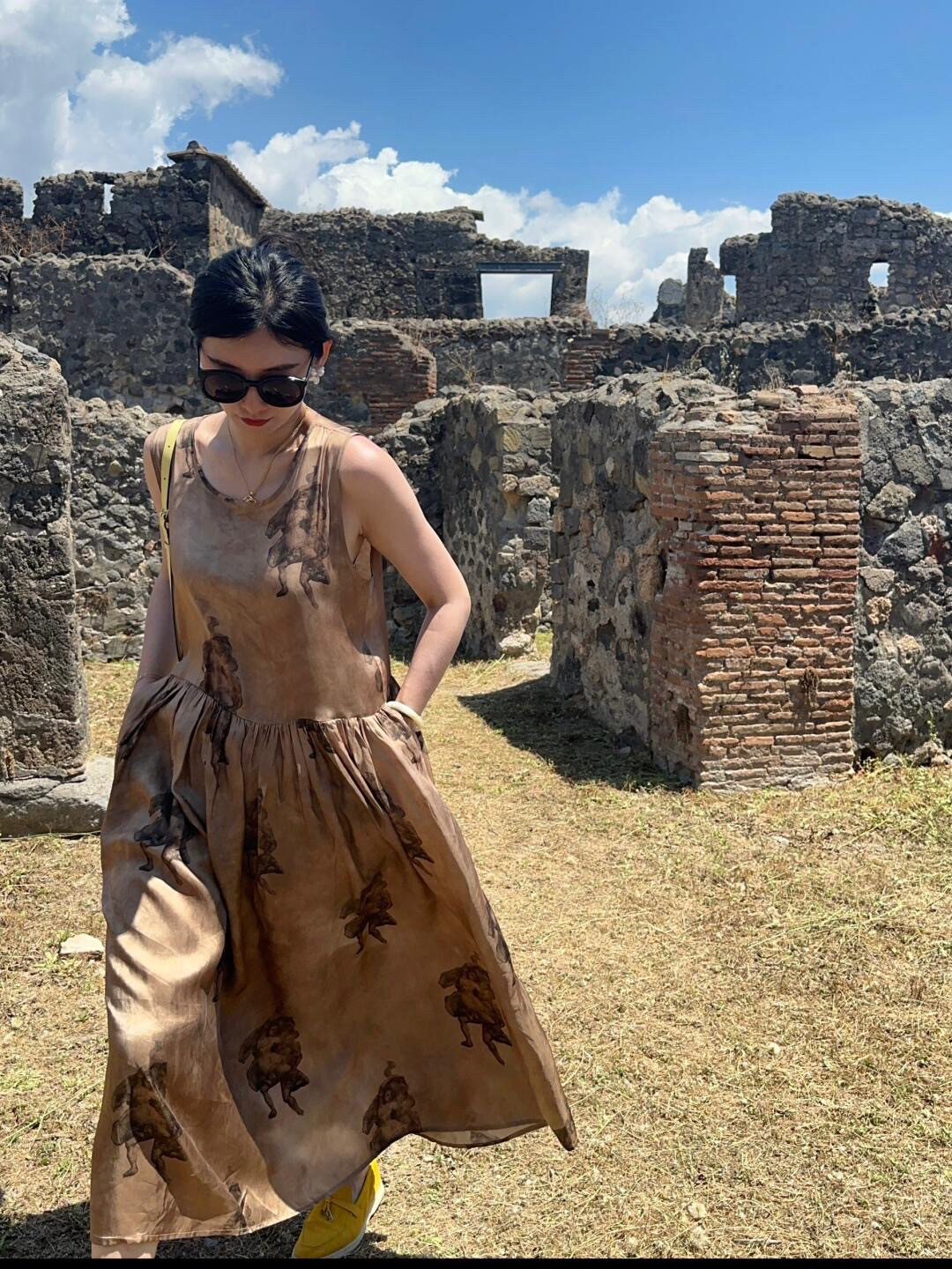 UMASTAND·咖色天使雕塑印花背心裙 进口铜氨丝面料