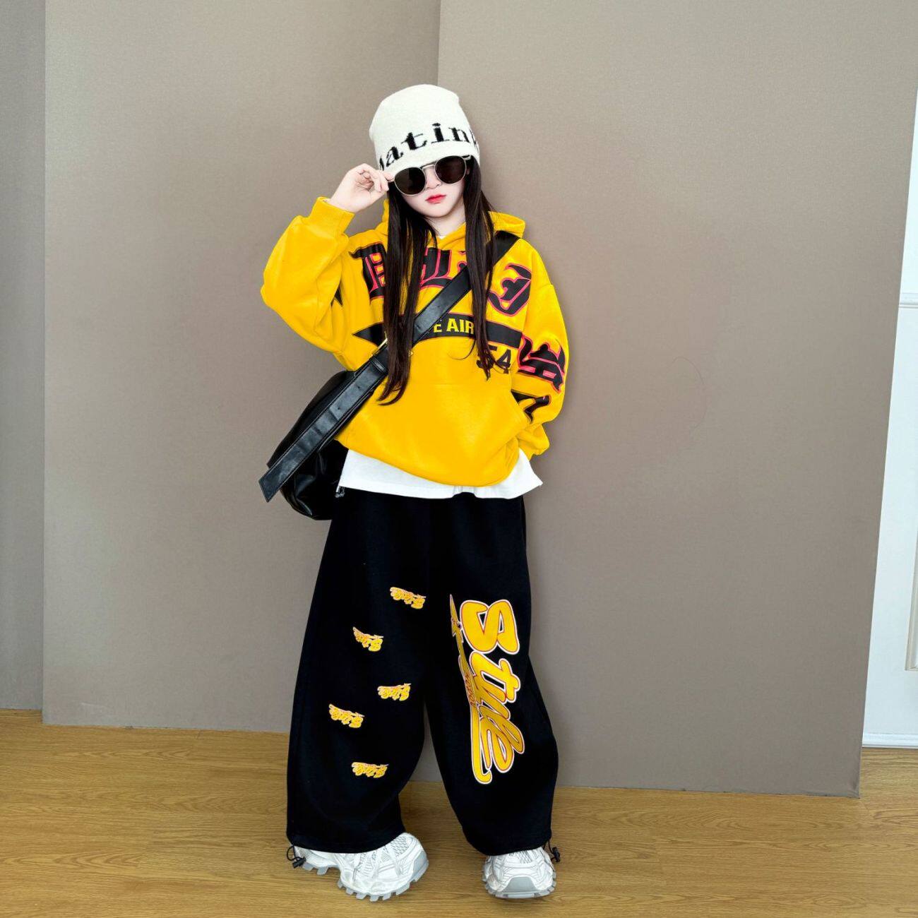 女童春秋时尚运动嘻哈街头风连帽卫衣套装宽松字母印花裤子两件套