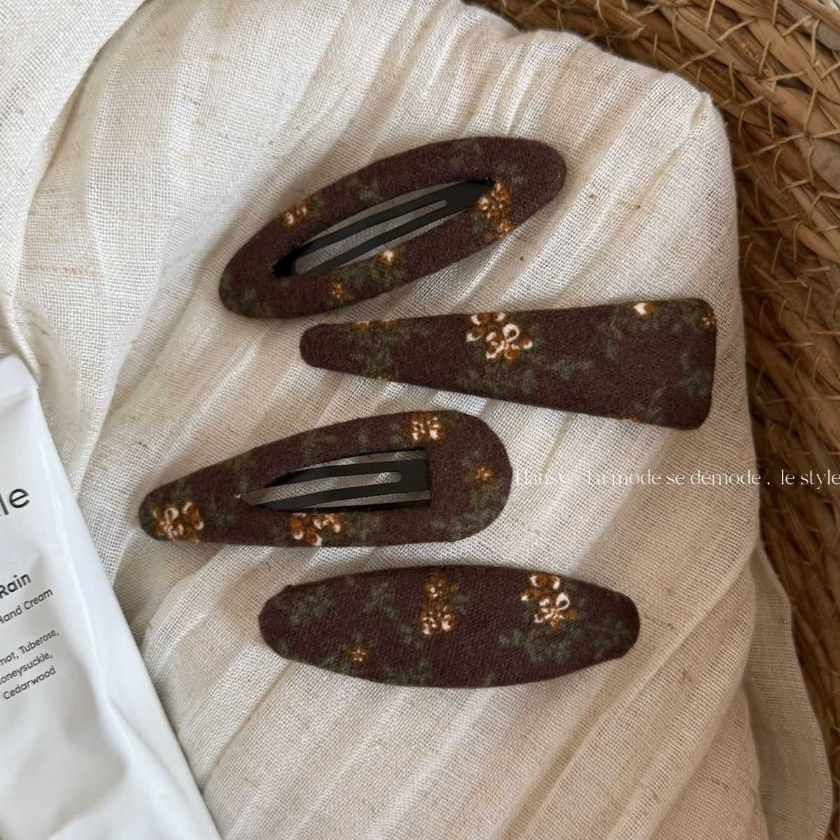 新中式藕粉色碎花布艺bb夹椭圆