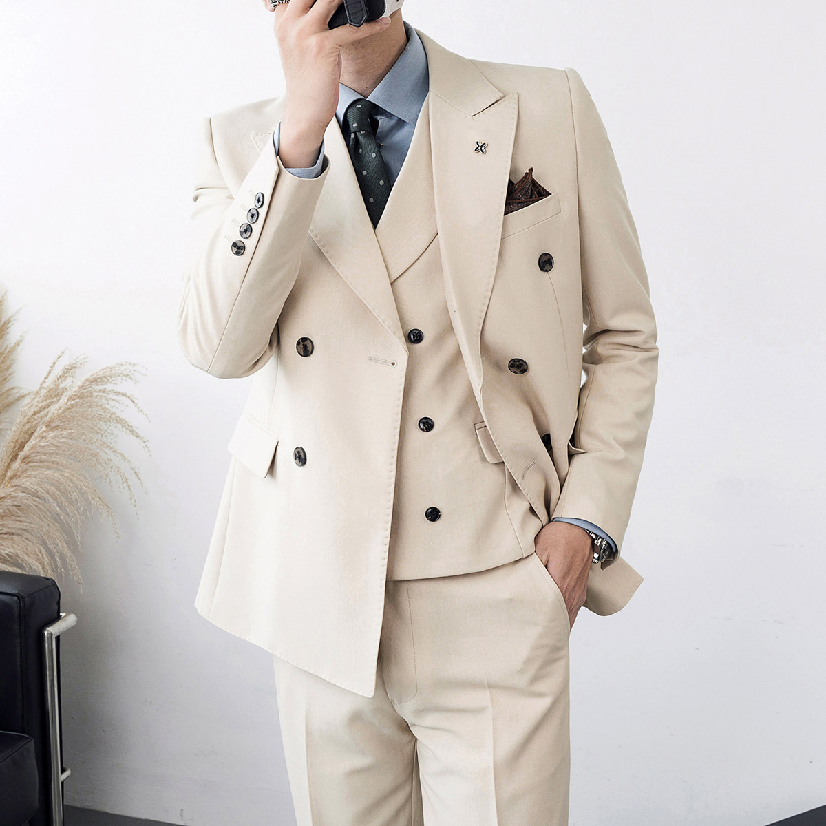 2022主推男士英伦风双排扣尖领西装多色商务西服杏XZ315-P155图片