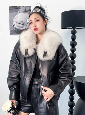 羽绒服女款2025秋季新款绵羊皮修身皮衣黑色上衣狐狸毛领长袖外套