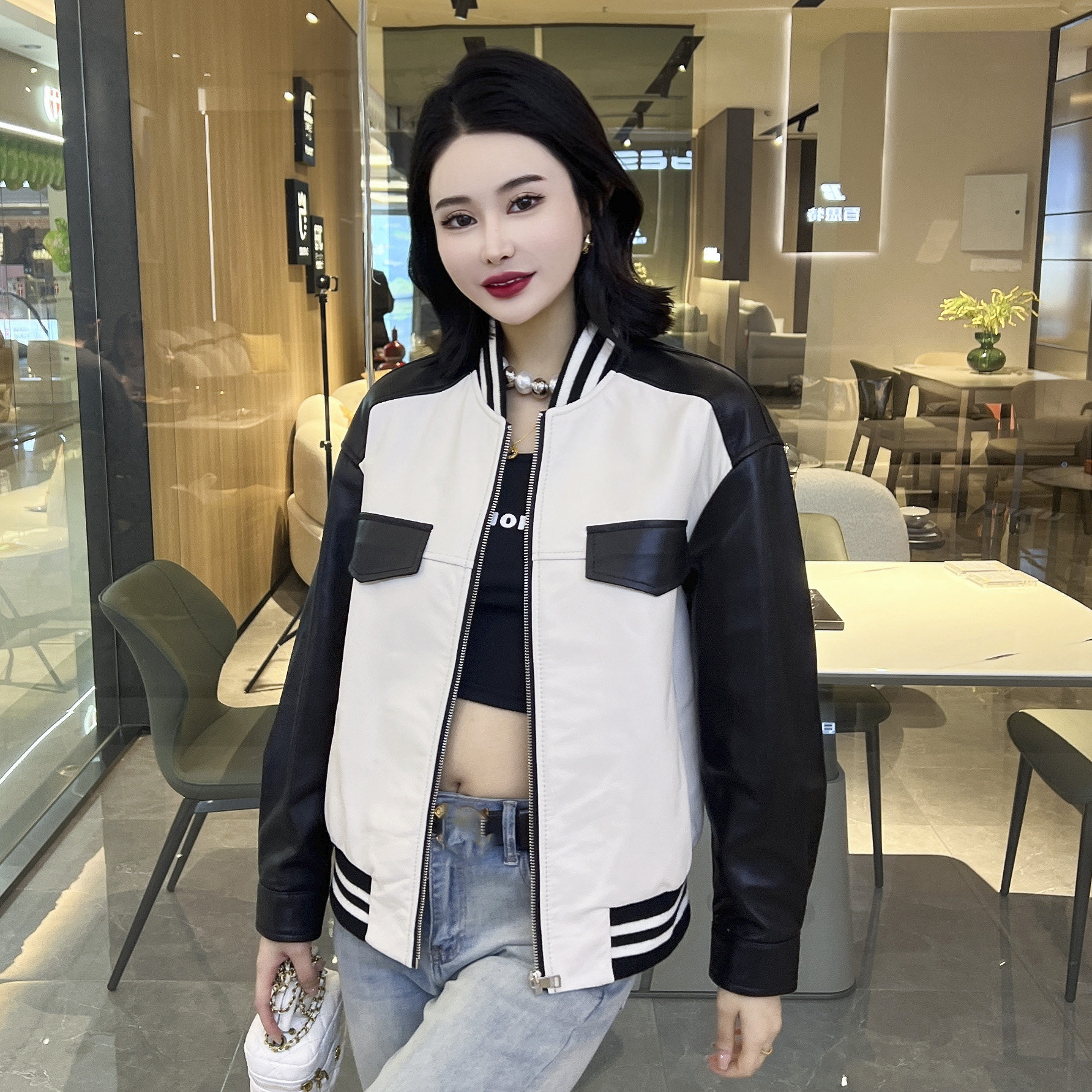棒球服女2025年秋季新款绵羊皮拼色修身皮衣真皮长袖立领短款外套