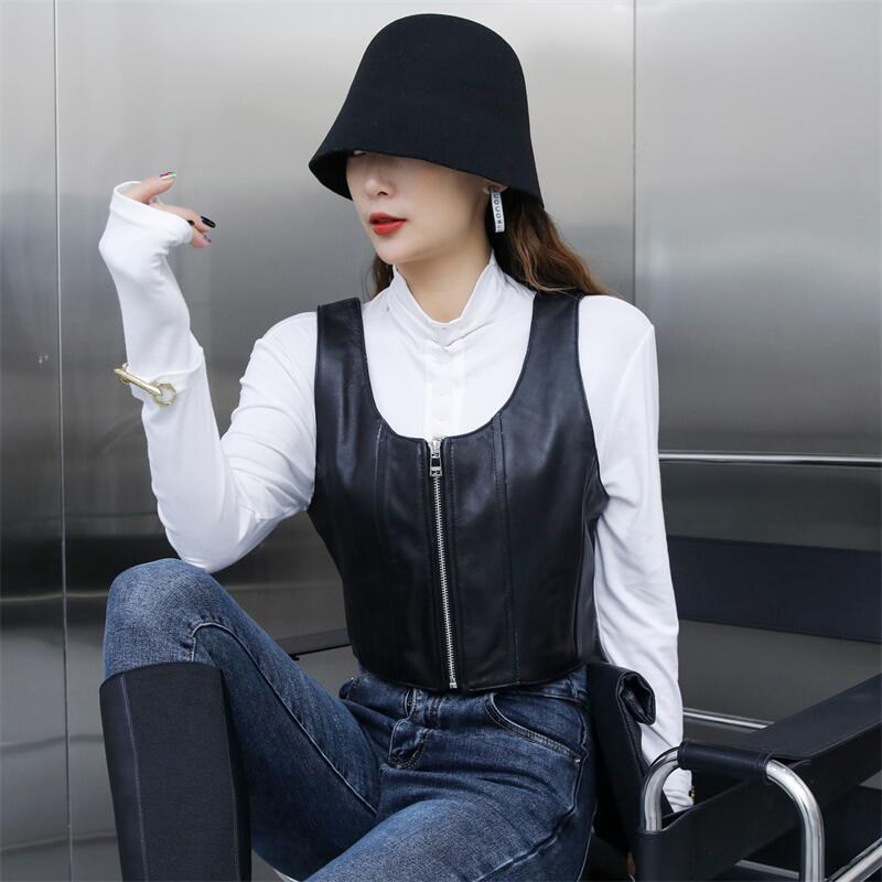 背心女短款2025秋季新款绵羊皮V领小吊带真皮黑色前拉链修身外搭