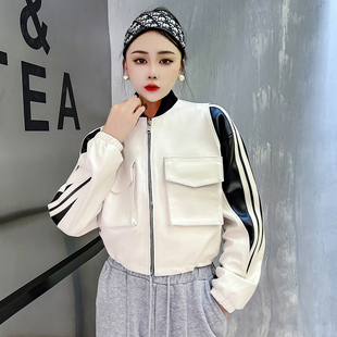 短外套女2025年秋季新款绵羊皮白色长袖大口袋皮衣真皮立领棒球服