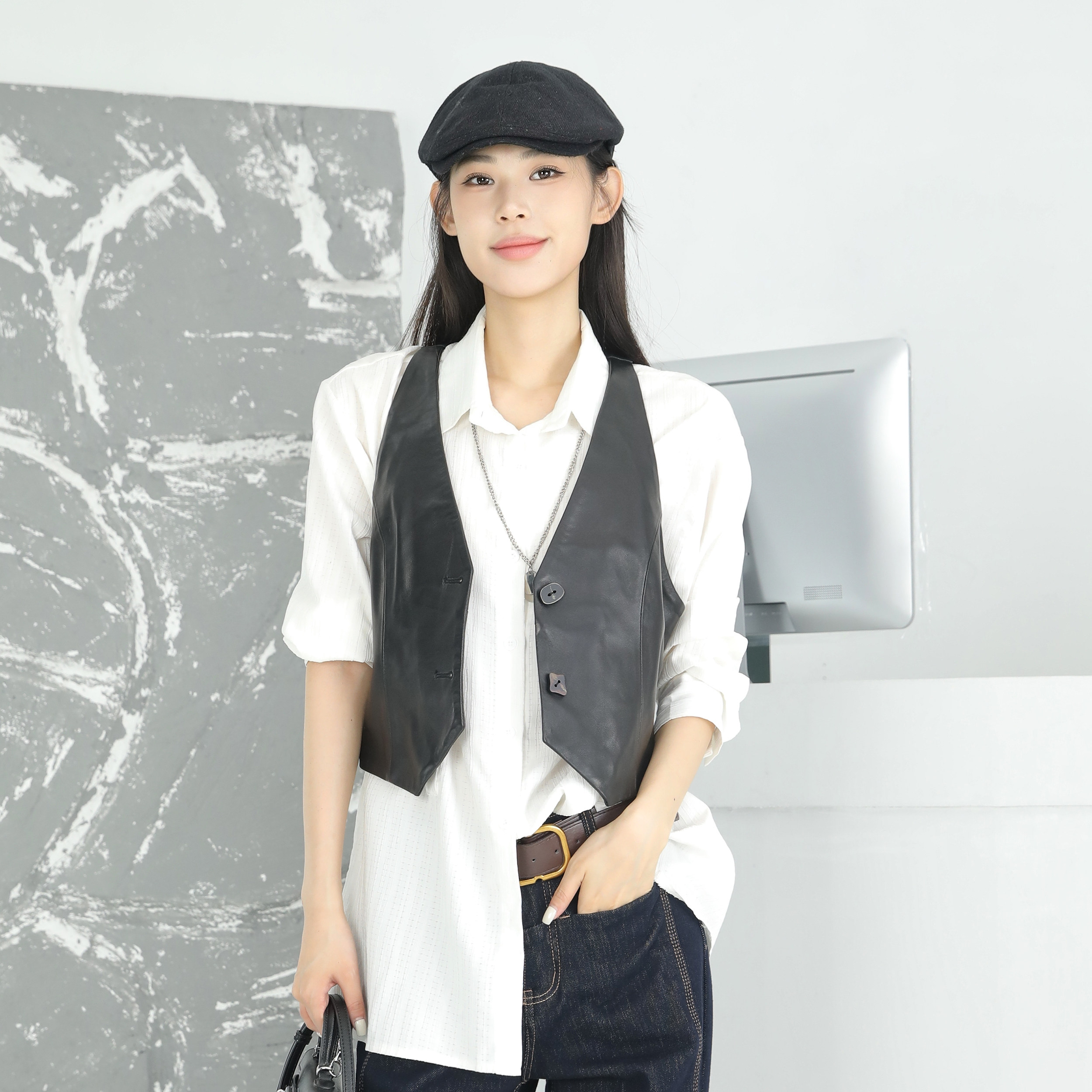 通勤风V领真皮显瘦短款马甲女