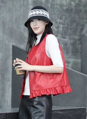 2025年秋季新款真皮马甲女短款绵羊皮圆领外搭坎肩红色显瘦外套潮