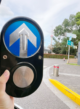 澳洲人行横道红绿灯按钮钥匙扣有声饰品创意礼物纪念挂饰有趣炫酷