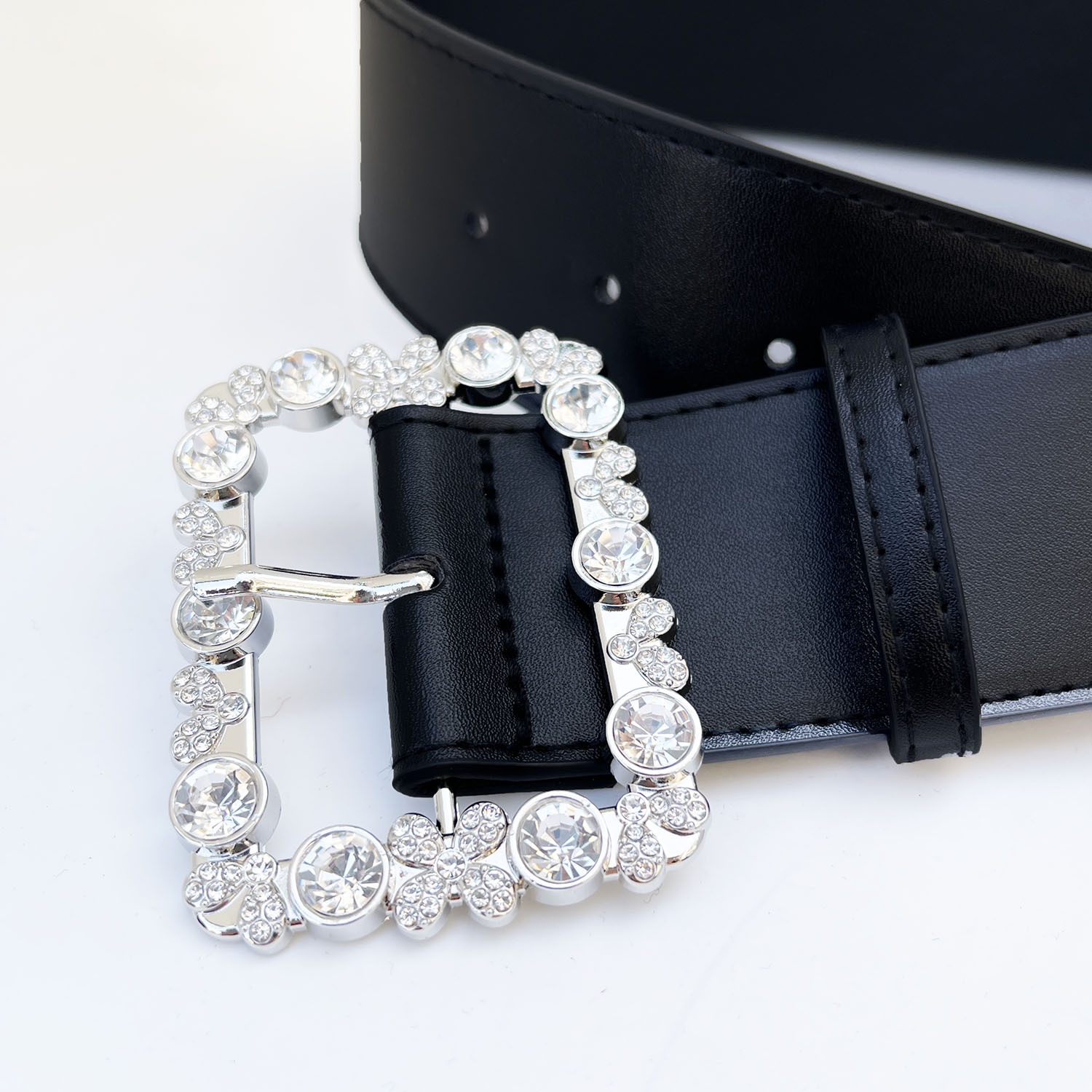 跨境女士皮带合金镶嵌水钻针扣腰带时尚百搭简约皮带裙子装饰腰带