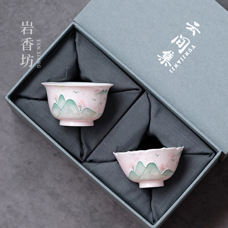 白瓷粉黛手绘远山主人杯葵口杯功夫茶具单杯陶瓷品茗对杯釉下彩,餐饮具,茶杯,淘宝优惠券,粉丝福利购,淘宝优惠卷