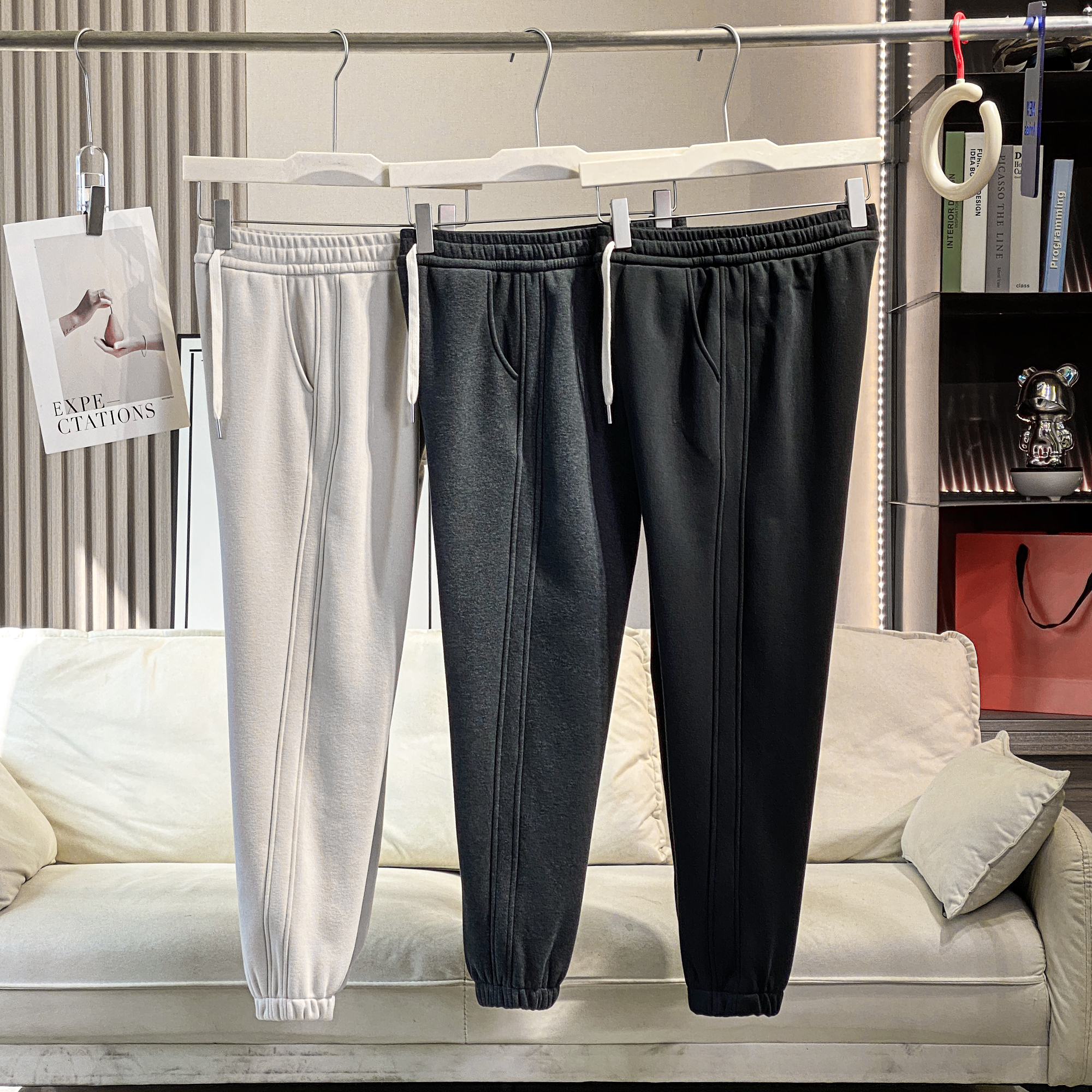 冬季女士高品质加绒加厚防风保暖束脚休闲卫裤黑科技抗菌保暖裤潮