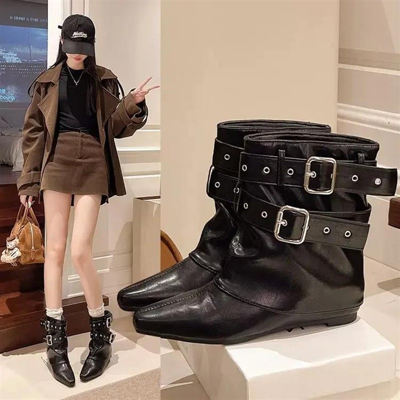 内增高堆堆短靴女2026秋冬款尖头铆钉时尚裤管靴皮带扣加绒马丁靴