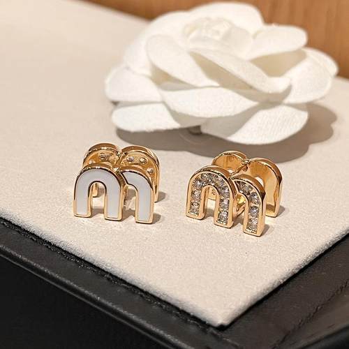 新款高品质M家可爱女孩微镶锆石耳钉小众耳环气质高级感耳扣