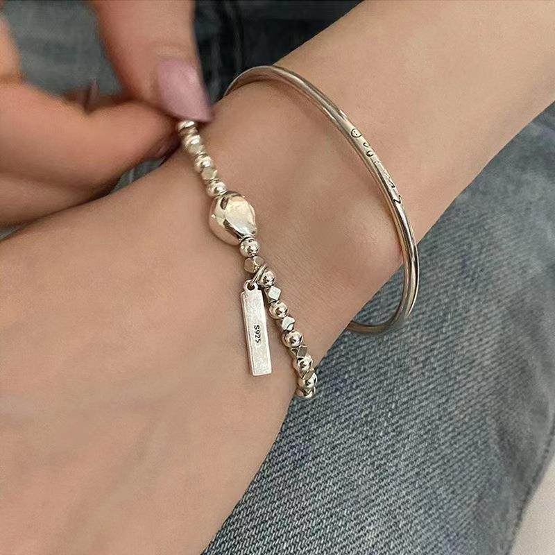 韩国串珠碎银子手链女2022年新款潮ins小众英文方牌豌豆手环百搭