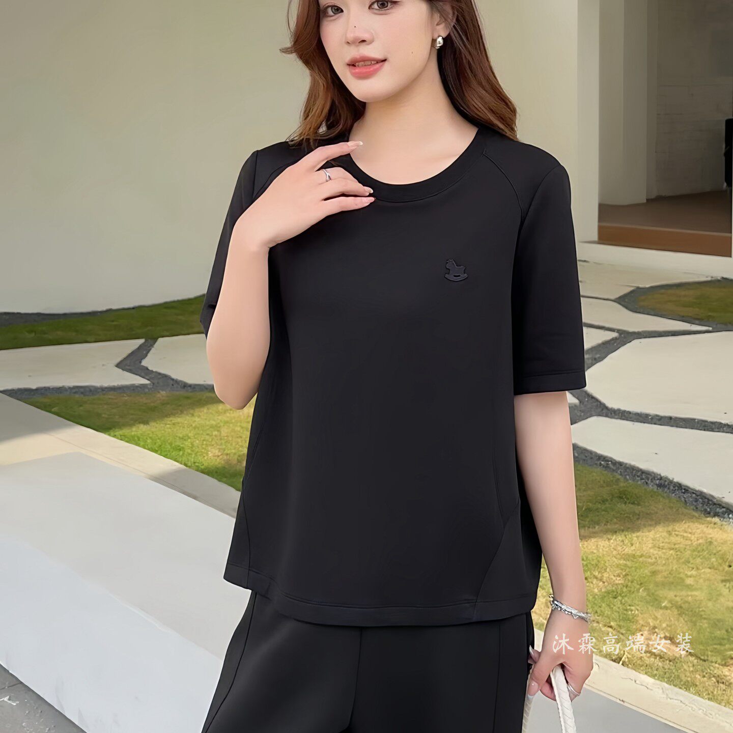 阳龙2026夏季新款大码修身显瘦宽松气质女上衣打底t恤衫B26-9009
