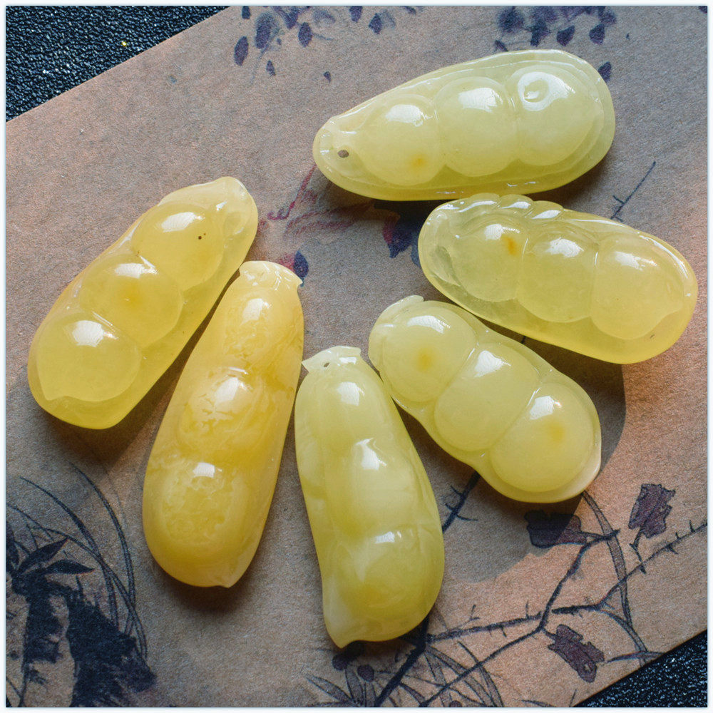 天然无优化原矿琥珀蜜蜡平安豆吊坠 蜜蜡小雕件鸡油黄吊坠四季豆