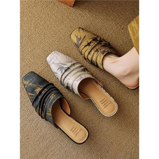 新中式方头猫跟包头半拖女夏外穿复古褶皱真皮国风印花中跟凉拖鞋