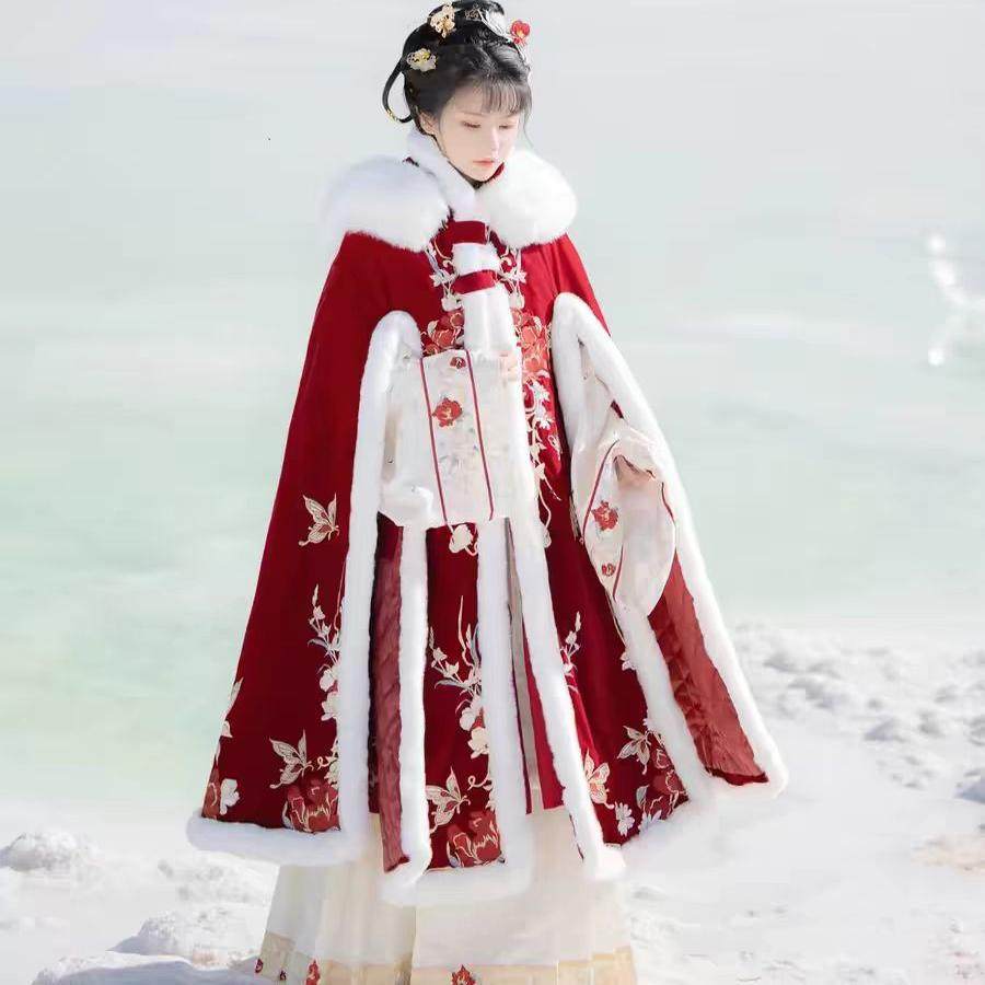 汉服斗篷女加绒长款保暖厚披风超仙古装刺绣连帽毛领披肩秋冬新款