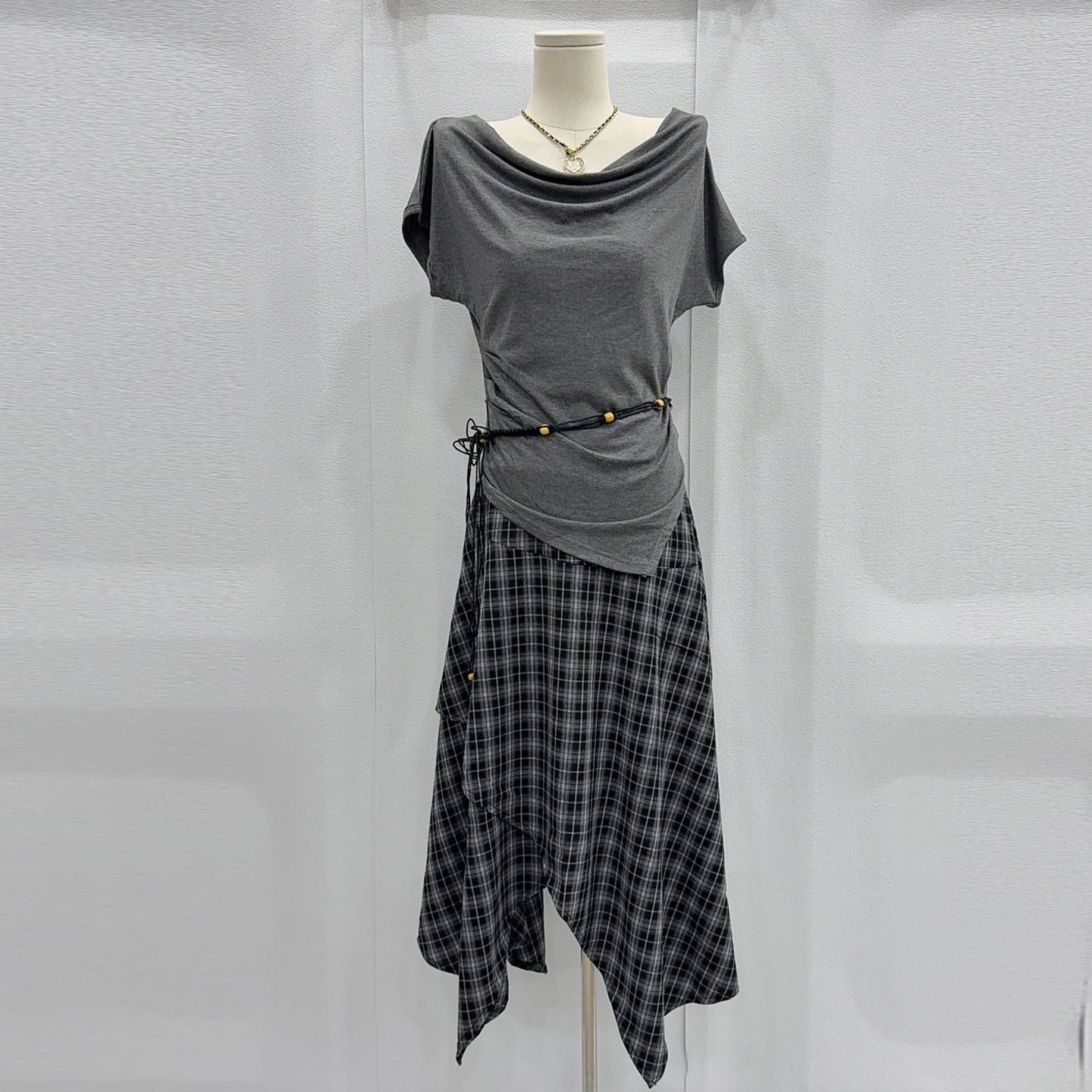 一字肩上衣+不规则格子半身裙两件套女夏季法式气质显瘦时尚套装