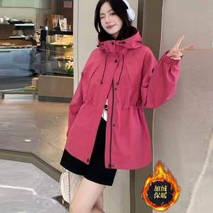加绒连帽冲锋衣外套女中长款冬季韩版宽松休闲收腰小个子派克棉服