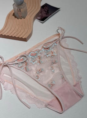 [M Z] 宫廷风勾人蕾丝系带可解开女生内裤、 一眼沦陷  真的绝美~