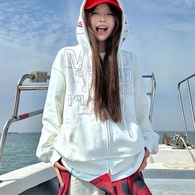 小红书推荐发泡字母白色连帽卫衣