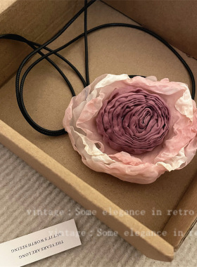 早春新款复古干枯玫瑰花朵项链辣妹纯欲立体布艺花朵绑带颈链胸花