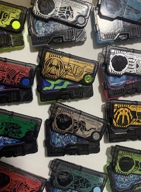 Bandai万代假面骑士01变身磁带密钥W 猎鹰build蝗虫帝骑时王非DX