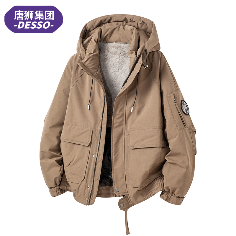 唐狮集团DESSO工装风连帽羽绒服男短款多口袋户外保暖巴恩风外套