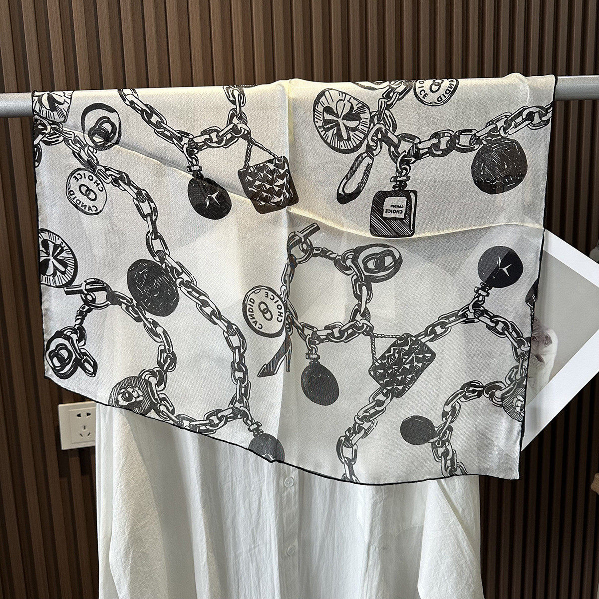 夏季防晒纱巾薄款100%桑蚕丝丝巾气质百搭女黑色链条真丝70小方巾