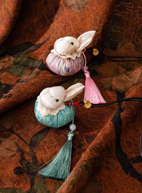 桑蚕丝兔子流苏挂件10