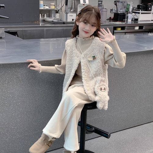 女童毛毛马甲2026春装新款儿童薄绒冬装可爱百搭背心外套洋气外穿