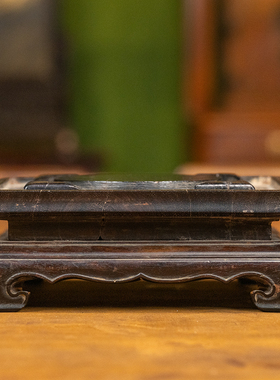 小叶紫檀束腰云纹足座摆件