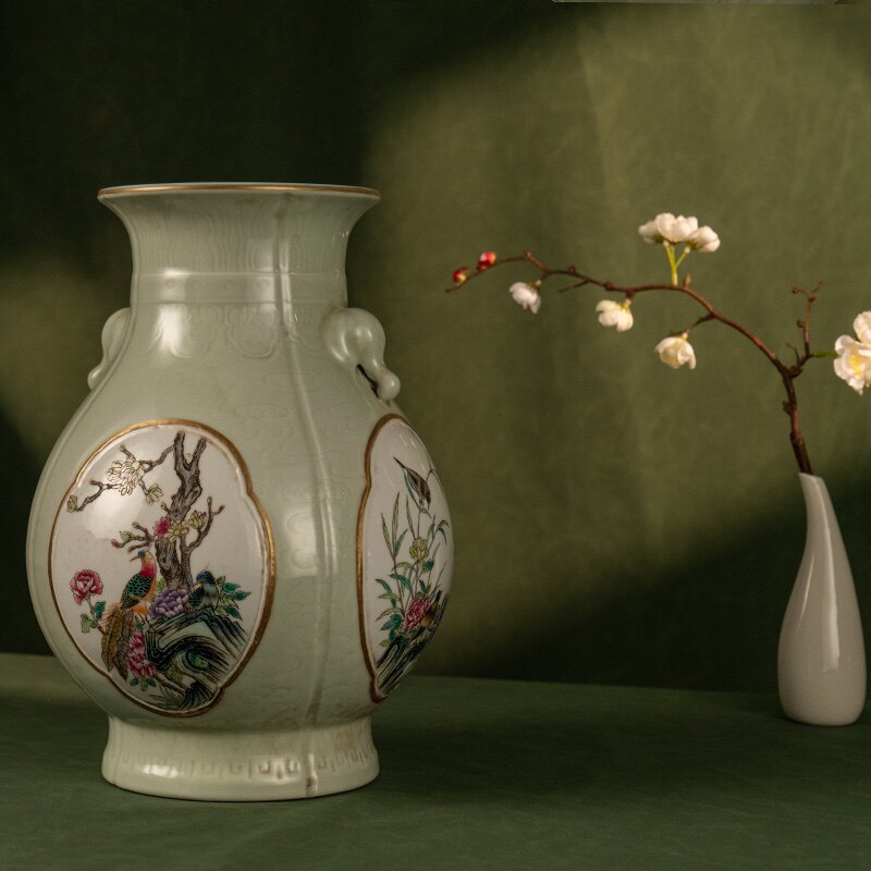 清代豆青釉粉彩开窗花鸟纹象耳尊文玩古董艺术品摆件客厅瓷器摆件